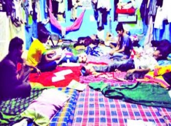 ঝুঁকি নিয়ে বসবাস আট হলের শিক্ষার্থীদের