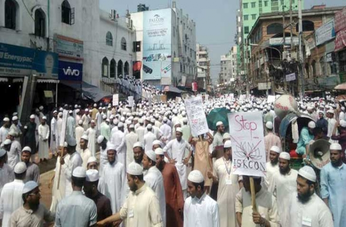  ভোলার সংঘর্ষের প্রতিবাদে সড়ক অবরোধ