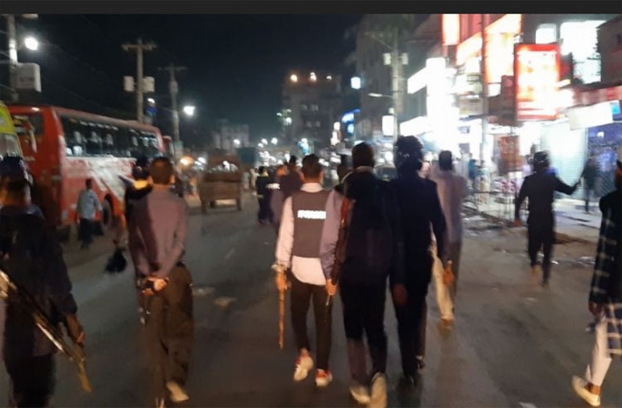  হাজীগঞ্জে ছাত্রলীগের দু’পক্ষের সংঘর্ষ, পুলিশের গুলি