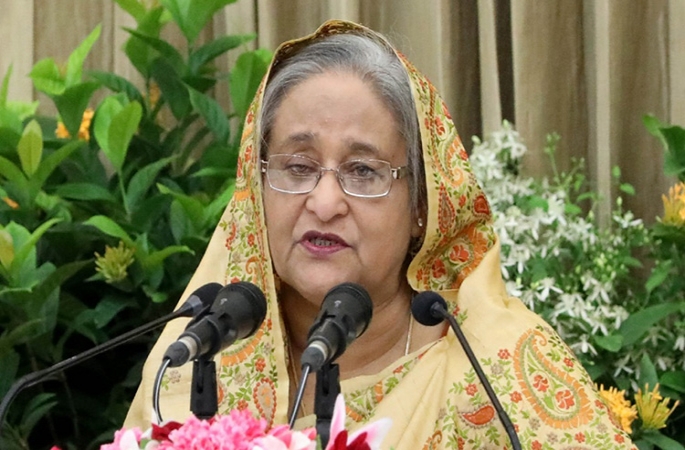 'পুলিশ জনগণের সেবক'