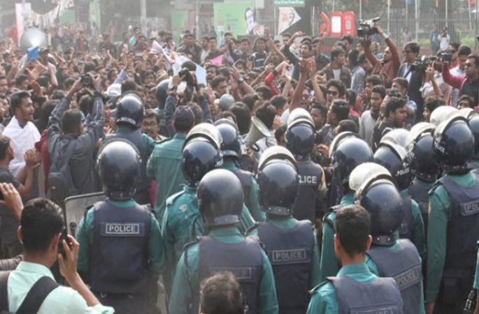 সিটির ভোটের তারিখ বদলের দাবিতে শাহবাগে শিক্ষার্থীদের ফের অবস্থান