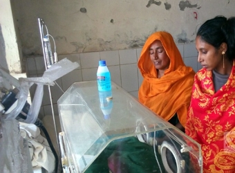 চুয়াডাঙ্গায় মৃত ঘোষণার পর মায়ের কোলে নড়ে উঠল নবজাতক!