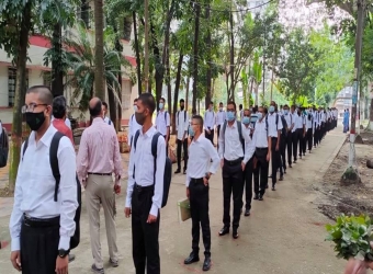 দীর্ঘদিন পর সেই চেনা শ্রেণিকক্ষে শিক্ষক-শিক্ষার্থীরা