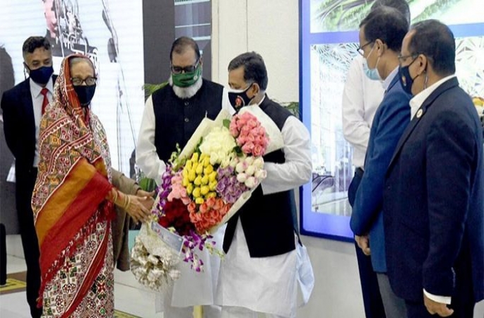 দেশে ফিরেছেন প্রধানমন্ত্রী