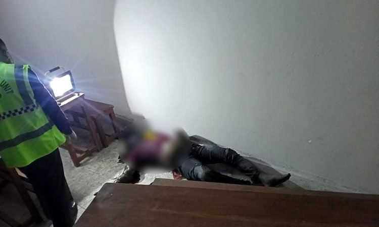 বাঙলা কলেজে অজ্ঞাত যুবকের মরদেহ উদ্ধার