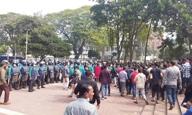 শাবি উপাচার্যের পদত্যাগ দাবিতে ছাত্রদলের প্রতীকী অনশন