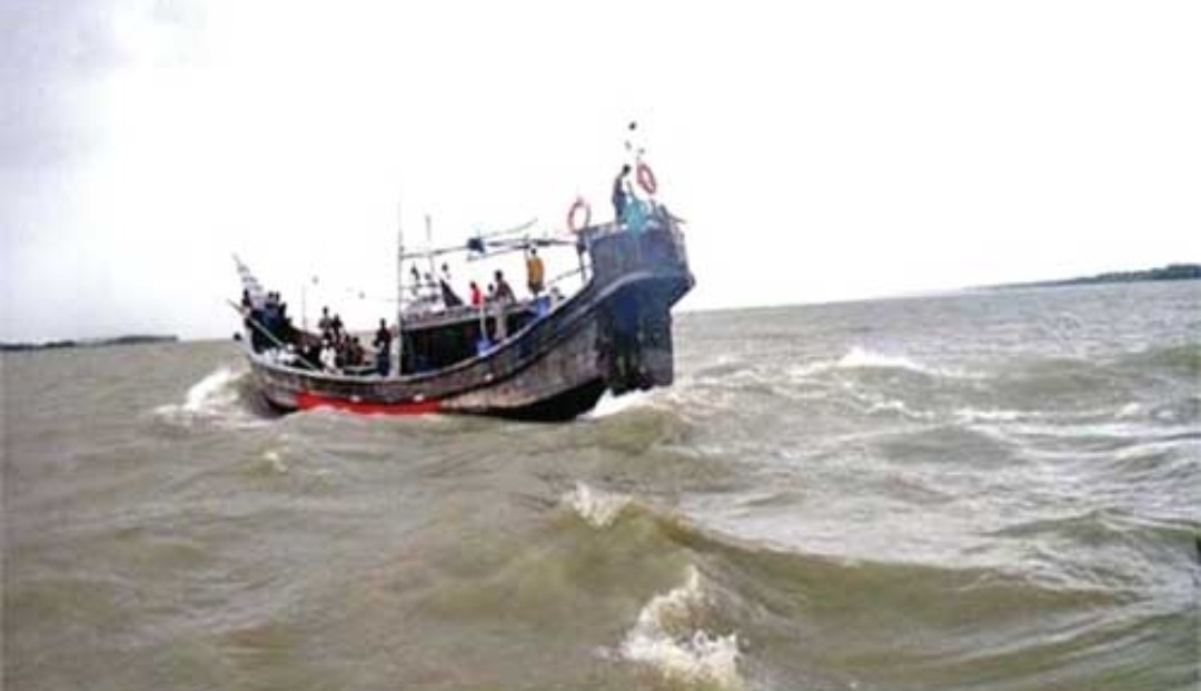 এখনও সন্ধান মিলেনি দুই জেলের