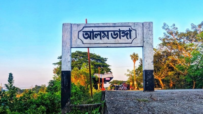 আলমডাঙ্গায় দুটি প্রতিষ্ঠানকে ১২ হাজার টাকা জরিমানা