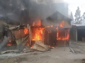 কাশিমপুরে ওয়ার্কসপ ও দোকানে আগুন, আহত ১