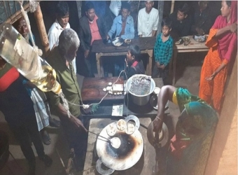 তেল সাশ্রয়ে হোটেলে ‘সয়াবিন পড়ছে’ স্যালাইন পদ্ধতিতে