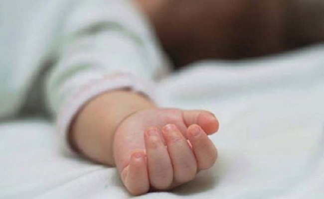 বিদ্যালয়ের শৌচাগারে নারীর মরদেহ
