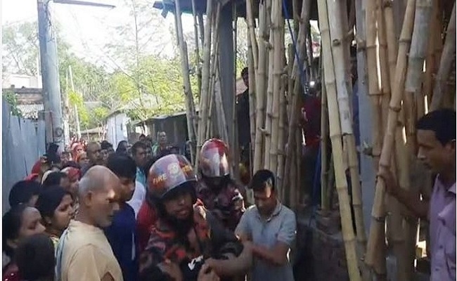সেপটিক ট্যাংকে নেমে ২ জনের মৃত্যু