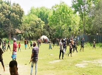 মাইকে ঘোষণা দিয়ে আ’লীগের দুই গ্রুপের সংঘর্ষ