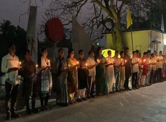 নেত্রকোনায় গণহত্যা দিবসে মোমবাতি প্রজ্বলন