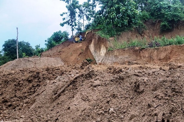 পাহাড় কাটায় এক ব্যক্তির বিরুদ্ধে মামলা