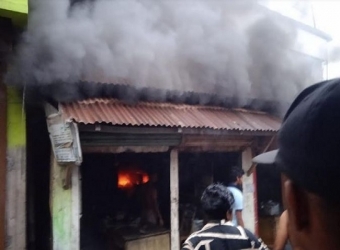 দুর্গাপুরে ইলেকট্রনিক্সের দোকান-গুদাম পুড়ে ছাই