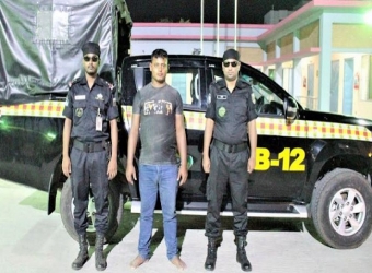 বগুড়ায় ফেন্সিডিলসহ ১ মাদক ব্যবসায়ী গ্রেফতার