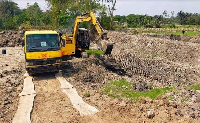 ডুমুরিয়ায় ভ্রাম্যমান আদালতে ১ লাখ টাকা জরিমানা