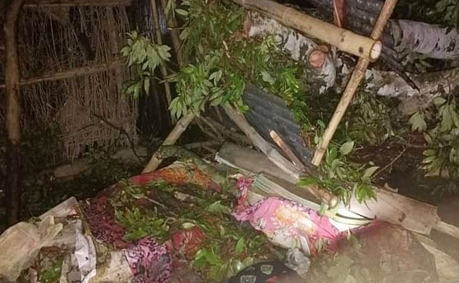 কালবৈশাখীতে লণ্ডভণ্ড চুয়াডাঙ্গা, গৃহবধূর মৃত্যুসহ আহত ৬