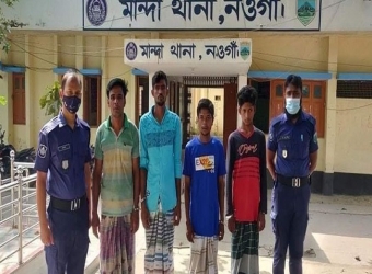 মান্দায় পুলিশের বিশেষ অভিযানে আটক ৪
