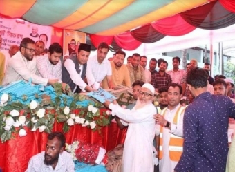 ঈদবস্ত্র উপহার যুবলীগ নেতা ওয়াসিমের