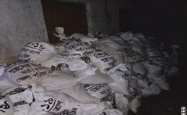 জেলা পরিষদের সদস্যের বাসা থেকে ত্রাণের চাল উদ্ধার