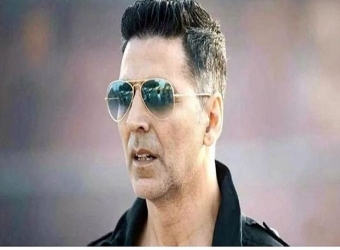 ক্ষমা চেয়ে পানমশলার বিজ্ঞাপন থেকে সরে দাঁড়ালেন অক্ষয়