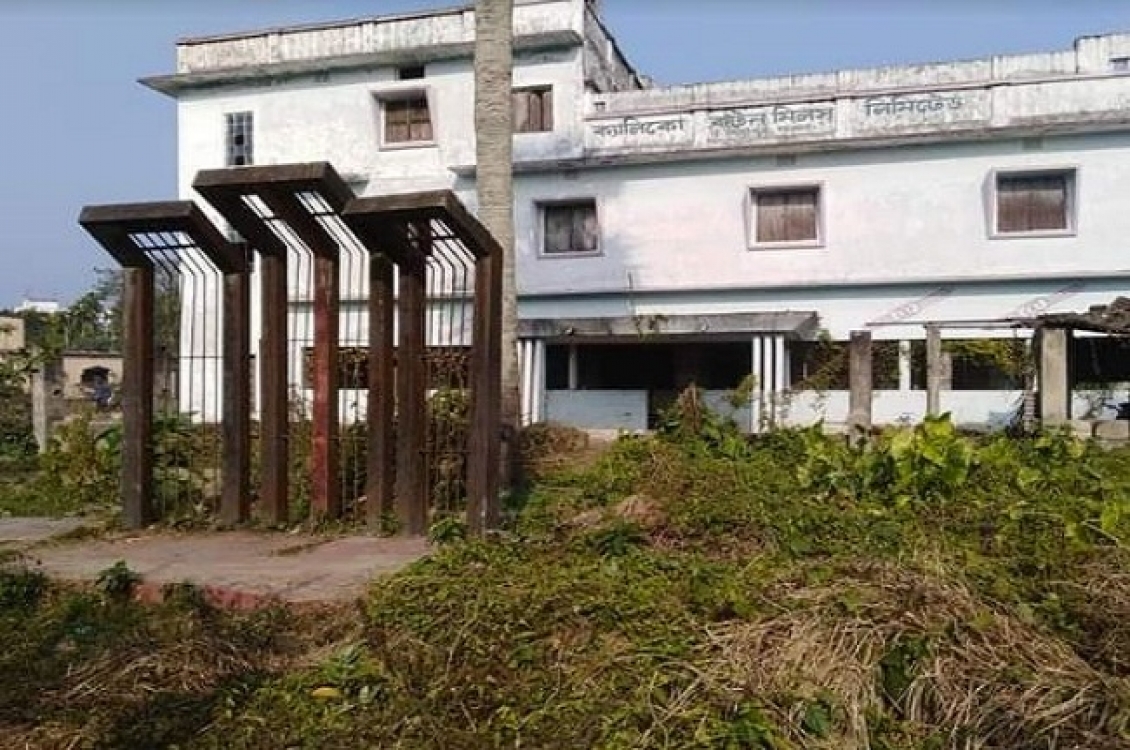 অযত্ন-অবহেলায় অরক্ষিত পাবনা ক্যালিকো মিলের শহিদ মিনার