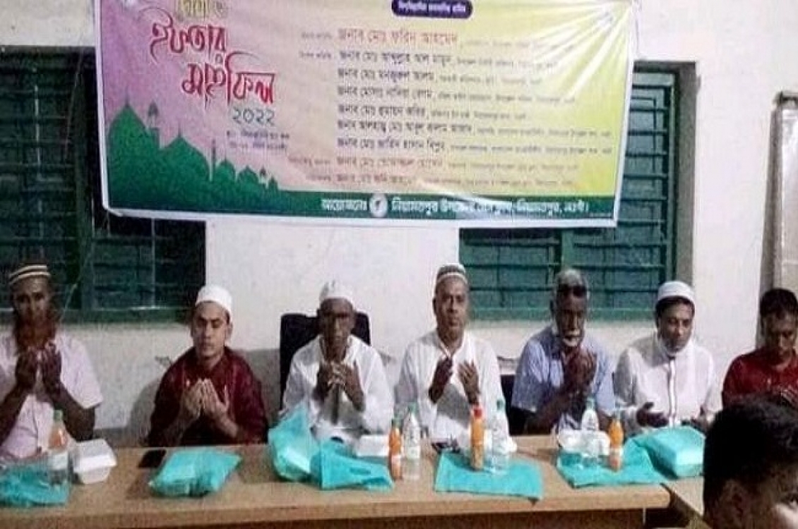 নিয়ামতপুর উপজেলা প্রেসক্লাবের ইফতার মাহফিল অনুষ্ঠিত