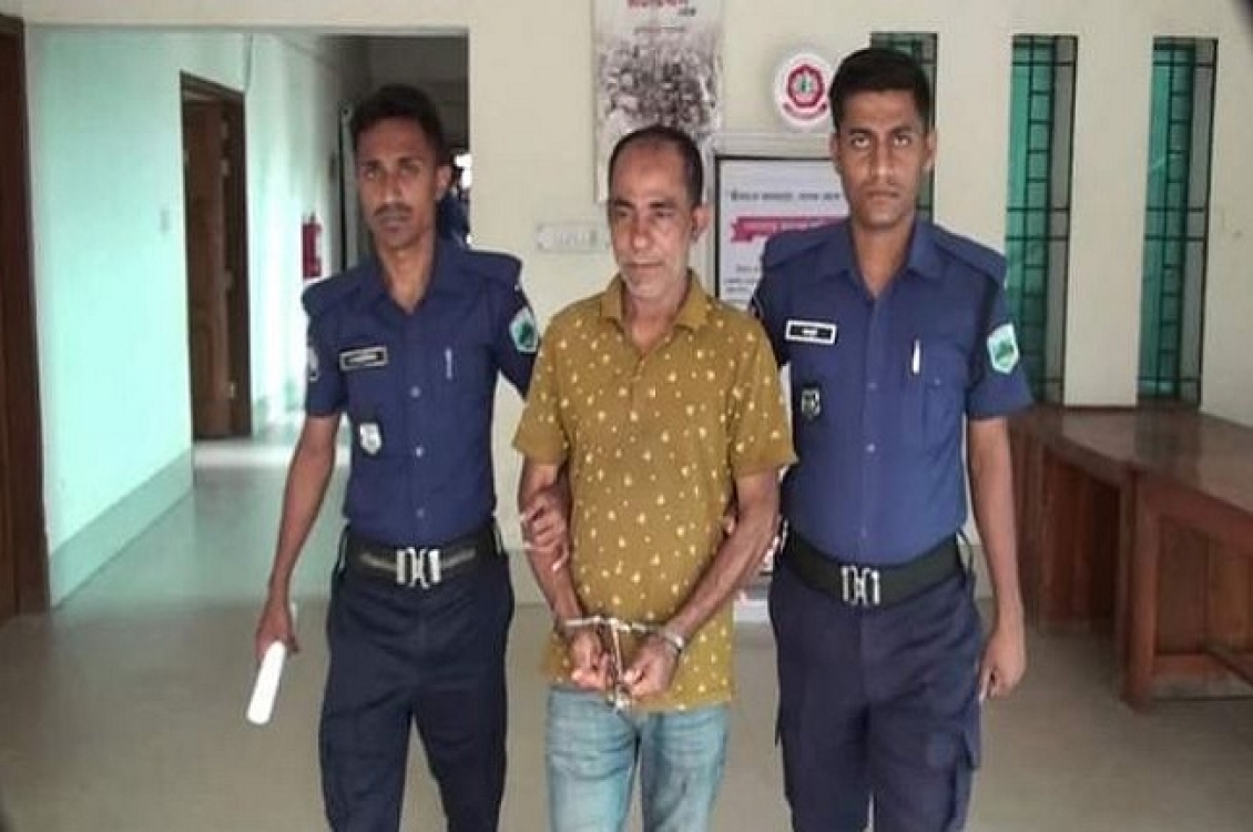 পাবনায় অর্থ আত্মসাতের অভিযোগে আদম ব্যাবসায়ী আটক