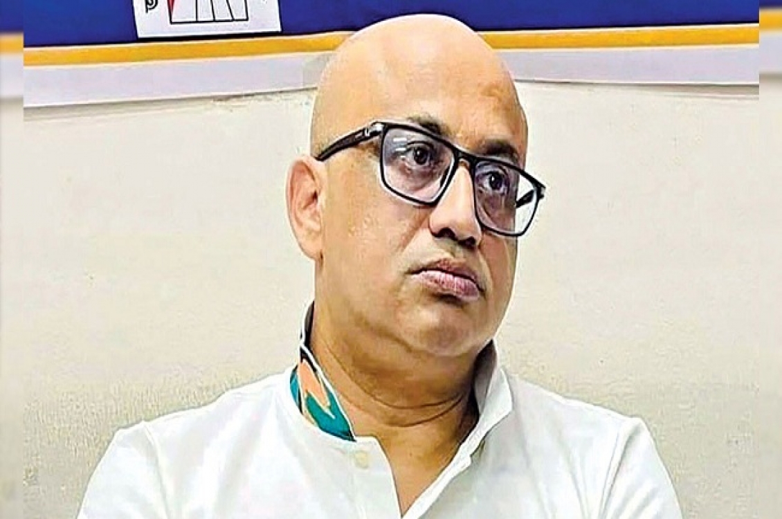 ডা. মুরাদের মাথার ওপর ভেঙে পড়ল সিলিং ফ্যান 