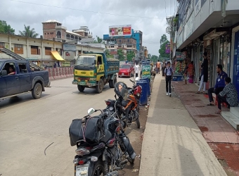 পুলিশের নাকের ডগায় মহাসড়কে অনিয়মের দাপট, দুর্ঘটনার শঙ্কা