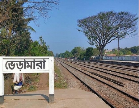 স্বামীর ওপর অভিমানে ট্রেনের নিচে ঝাঁপ দিলেন গৃহবধূ
