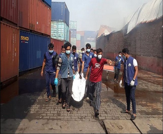 এখনও আগুন জ্বলছে, থেমে থেমে বিস্ফোরণ