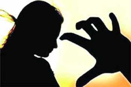 শাহজাদপুরে প্রধান শিক্ষকের বিরুদ্ধে ছাত্রীদের যৌন হয়রানির অভিযোগ