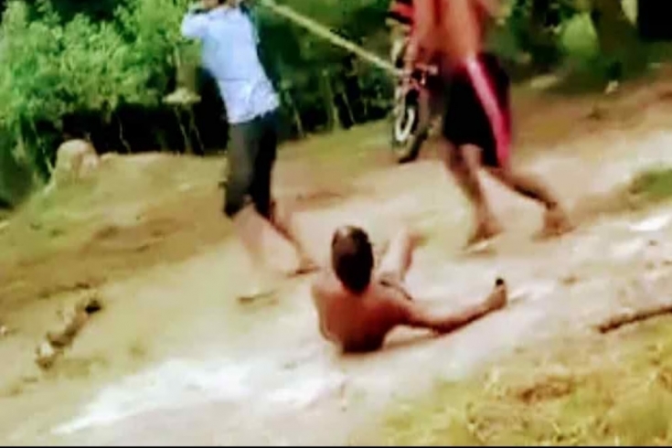 গাজীপুরে জমি সংক্রান্ত জেরে ৪ জনের উপর হামলা