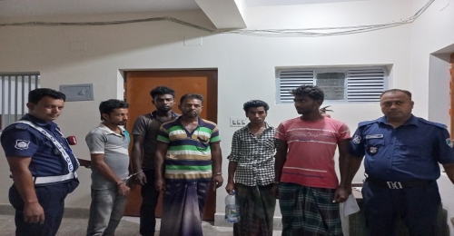 চুয়াডাঙ্গার আলমডাঙ্গায় মাদকসহ  গ্রেফতার ৫