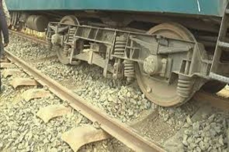 গাজীপুরে ট্রেনের বগি লাইনচ্যুত
