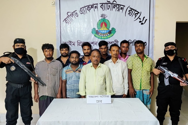 নোয়াখালীতে অটোরিকশা চোর চক্রের নয় সদস্য আটক