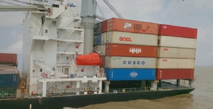 প্রথমবার জাহাজ মেরামতে রেকর্ড গড়ল বাংলাদেশ