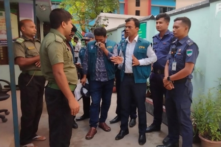 চুয়াডাঙ্গা পাসপোর্ট অফিসে দুদকের অভিযান