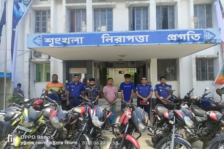 ঘরের তালা কেটে মোটরসাইকেল চুরি, গ্রেফতার ৩