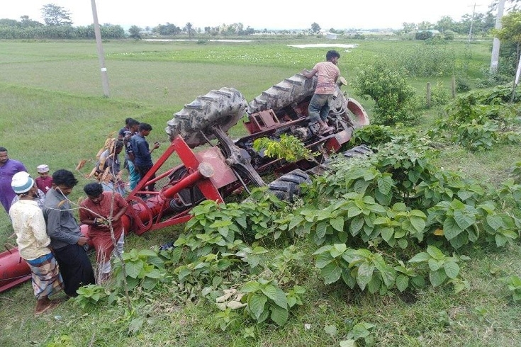 মিরসরাইয়ে ট্রাক নিয়ন্ত্রন হারিয়ে একজনের মৃত্যু