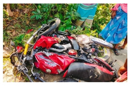 শ্রীপুরে মোটরসাইকেল-পিকাপ সংঘর্ষে স্কুলছাত্র নিহত