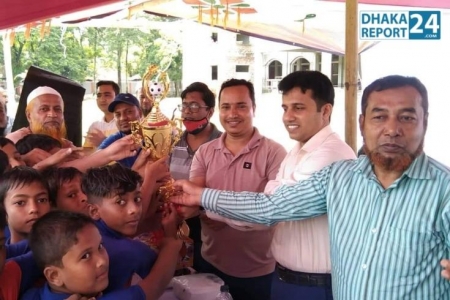 বঙ্গবন্ধু ও বঙ্গমাতা প্রাথমিক গোল্ডকাপ ফুটবল টুর্নামন্ট পুরস্কার বিতরণ
