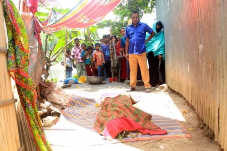 জুয়া খেলার টাকা নিতেই  গৃহবধুকে হত্যা 