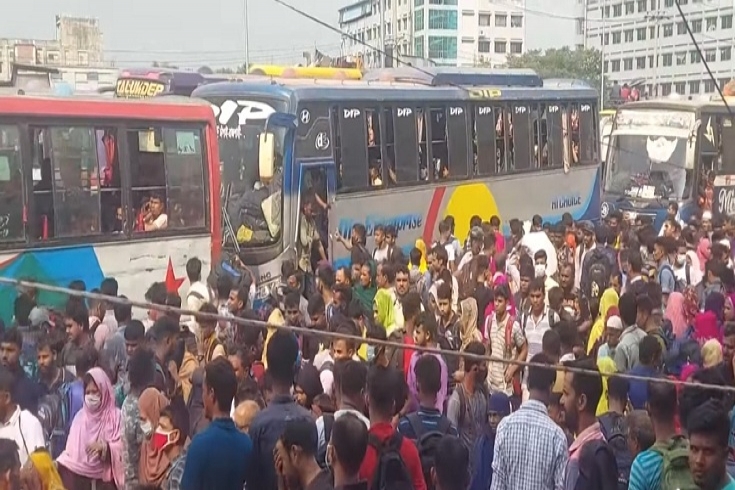 গাজীপুরের মহাসড়কগুলোতে যানবাহনে ধীরগতি
