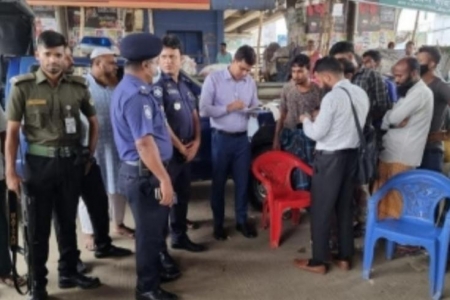 নিষিদ্ধ যানবাহন চলাচলে অভিযান, ১৫ মামলা, জরিমানা আদায়