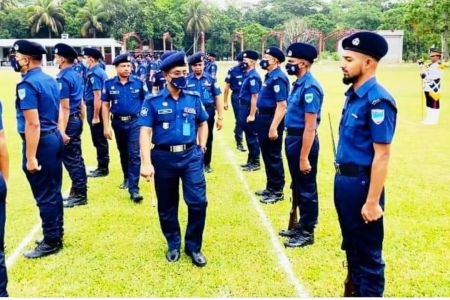 নড়াইল জেলা পুলিশের সাপ্তাহিক মাস্টার প্যারেড অনুষ্ঠিত