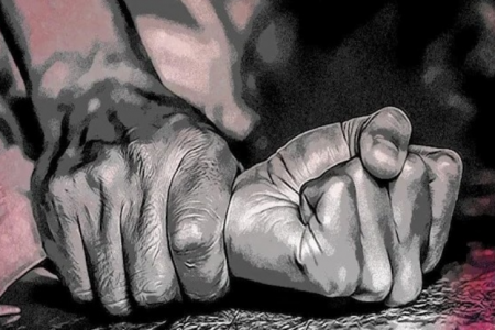 বাস থেকে স্বামীকে ফেলে দিয়ে স্ত্রীকে গণধর্ষণ, গ্রেফতার ৫
